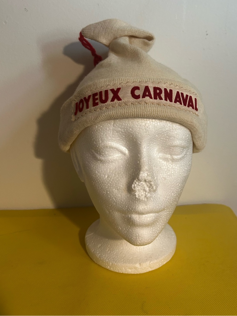 Vintage Joyeux Carnaval Québec Toque Red Tassel